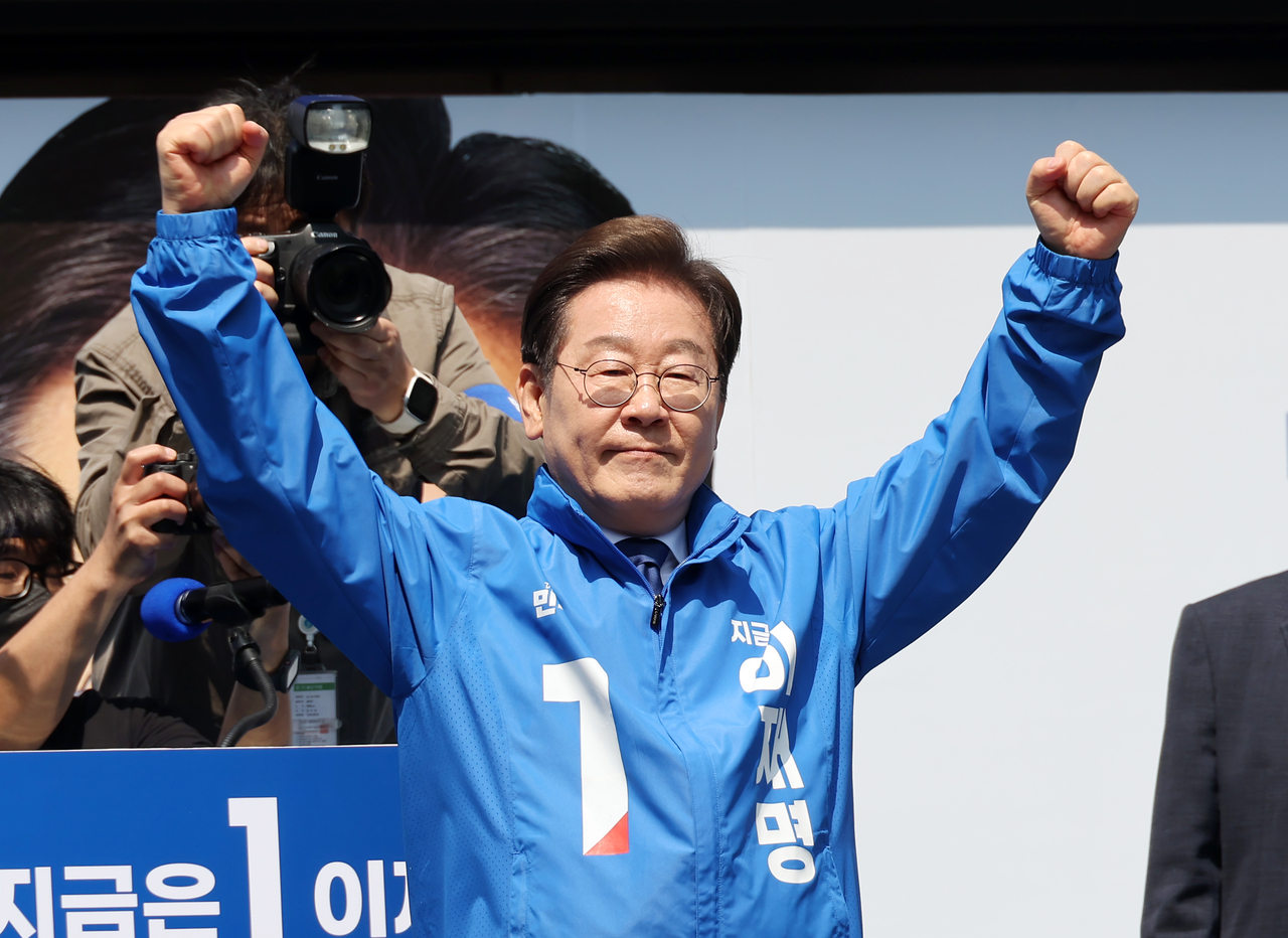 이재명 대통령이 지난달 12일 서울 광화문 청계광장에서 첫번째 선거 유세를 하고 있다. 이상섭 기자