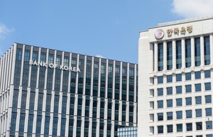 Global banks raise Korea's growth outlook on stimulus hopes