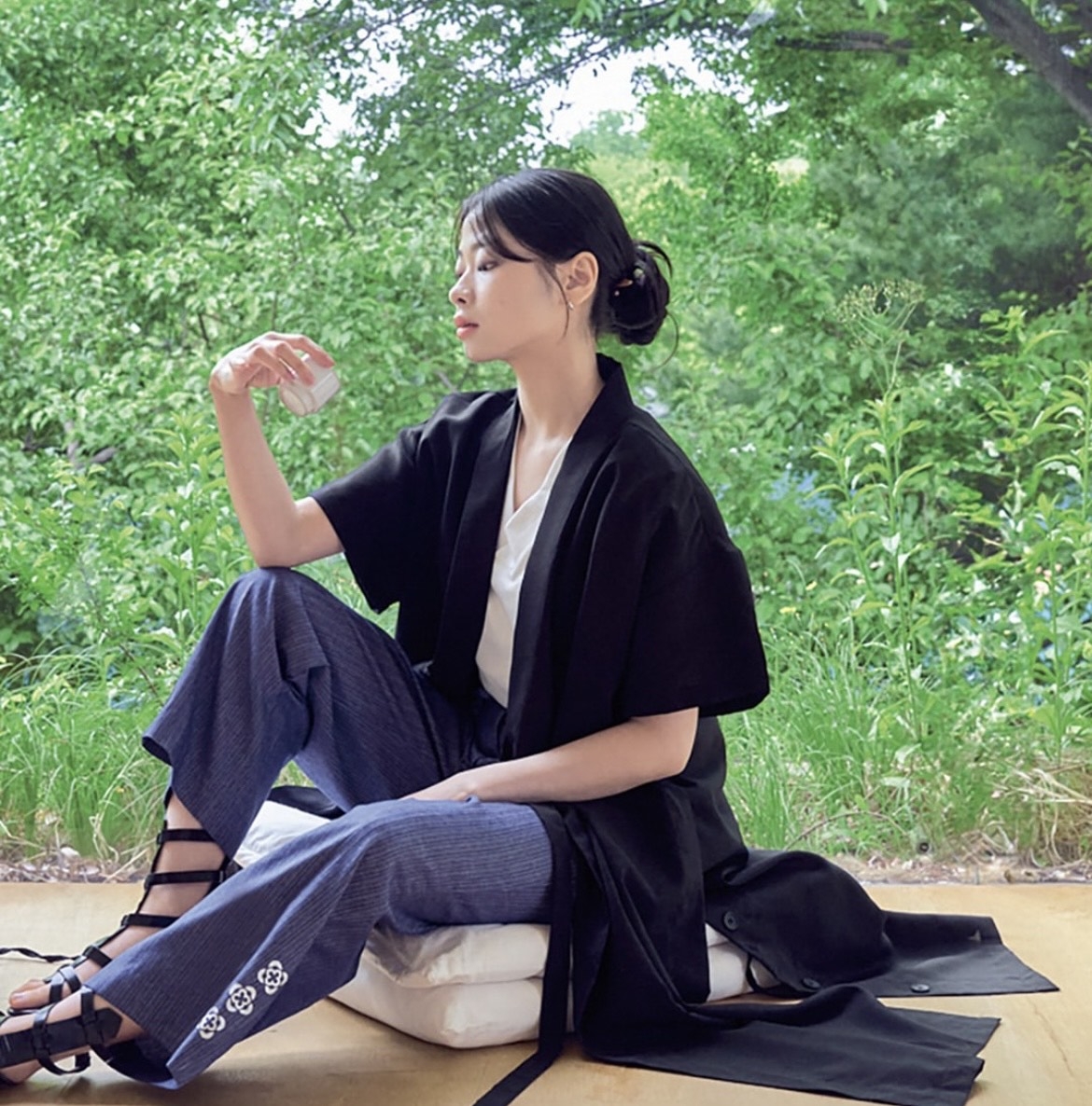 An image of traditional Korean clothing, or hanbok (Daraewon Hanbok)