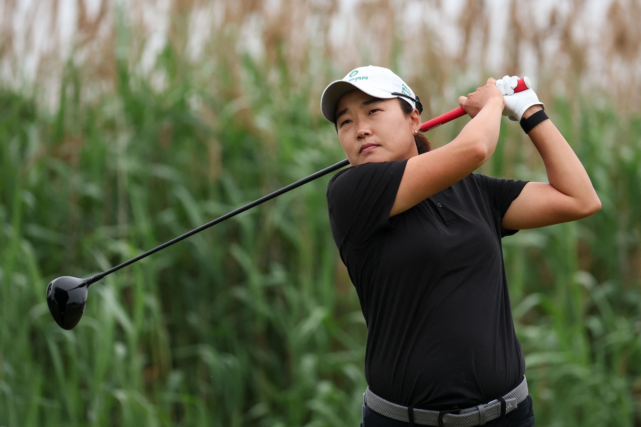 ddj 토토사이트가 8일(한국시간) 미국 뉴저지주 갤러웨이의 시뷰 베이 코스에서 열린 LPGA 투어 숍라이트 클래식 2라운드에서 13번홀 티샷을 하고 있다.  [AFP]