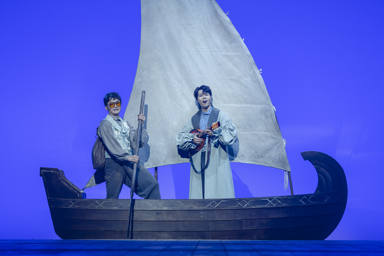 Kim Soo-in (right) performs in “The Merchants of Venice." (National Theater of Korea)