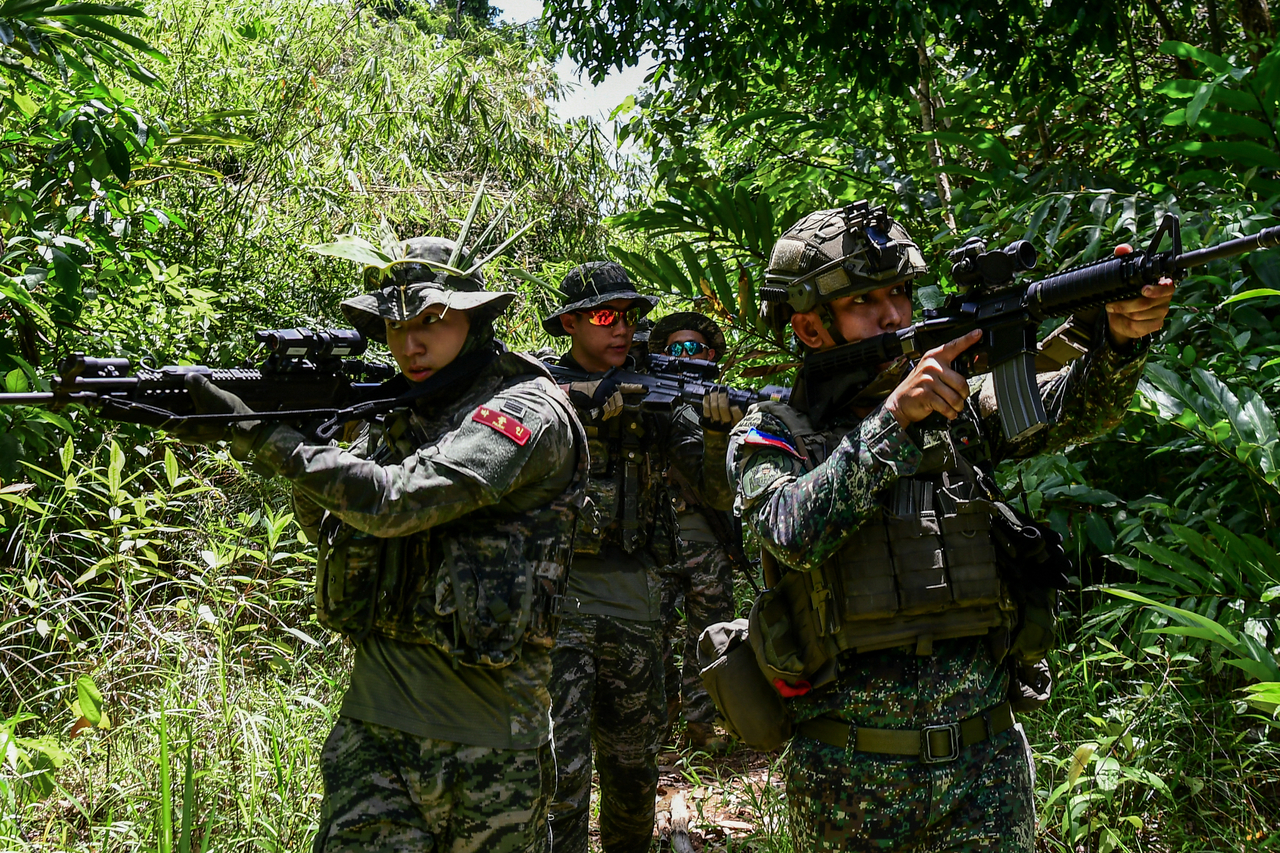 South Korean Marines take part in exercise KAMANDAG in the Philippines on Tuesdsay. (Marine Corps)