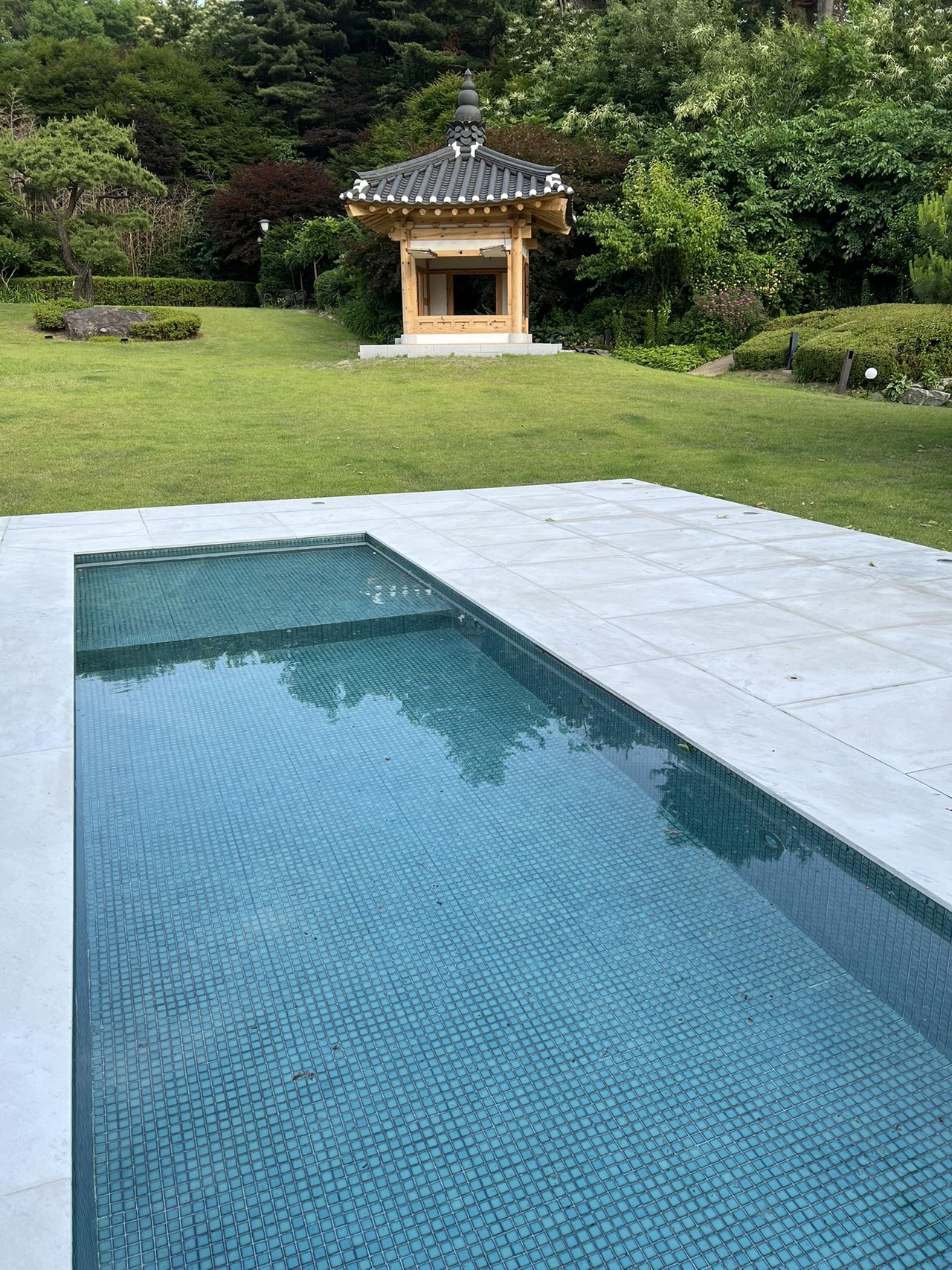 A photo of a pool inside Korea's presidential residence (Courtesy of Rep. Park Hong-keun)