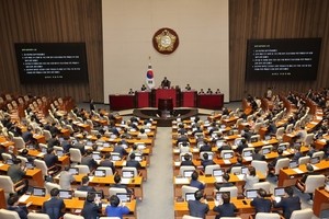 검찰총장 힘 빠진다…법무장관 검사 징계 법안 통과, 술렁이는 검찰 [세상&]