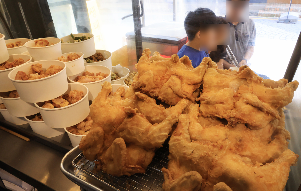 A chicken shop in Gangnam-gu, Seoul (Yonhap)