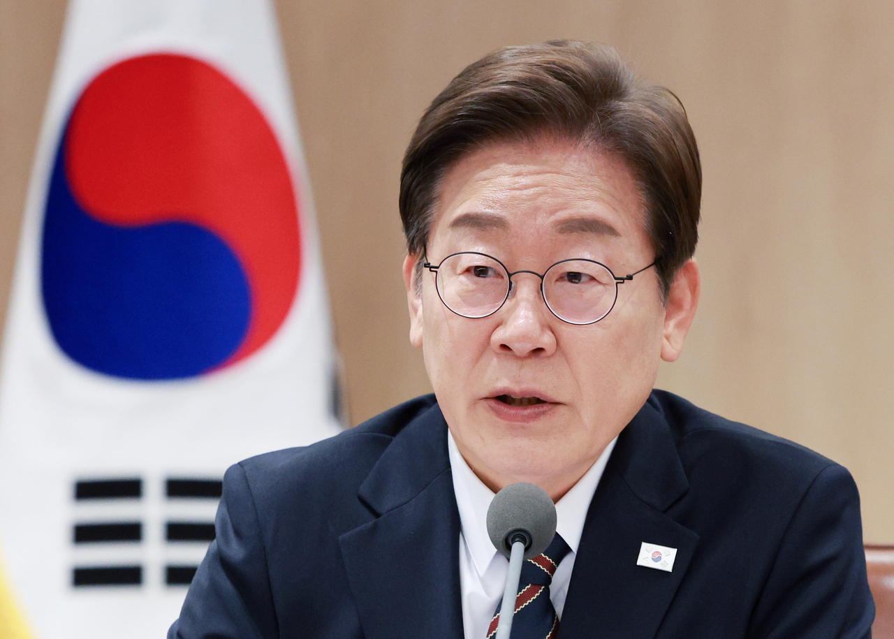 이재명 대통령이 9일 서울 용산 대통령실 청사에서 열린 비상경제점검 2차 태스크포스(TF)회의에서 발언하고 있다. [대통령실통신사진기자단]