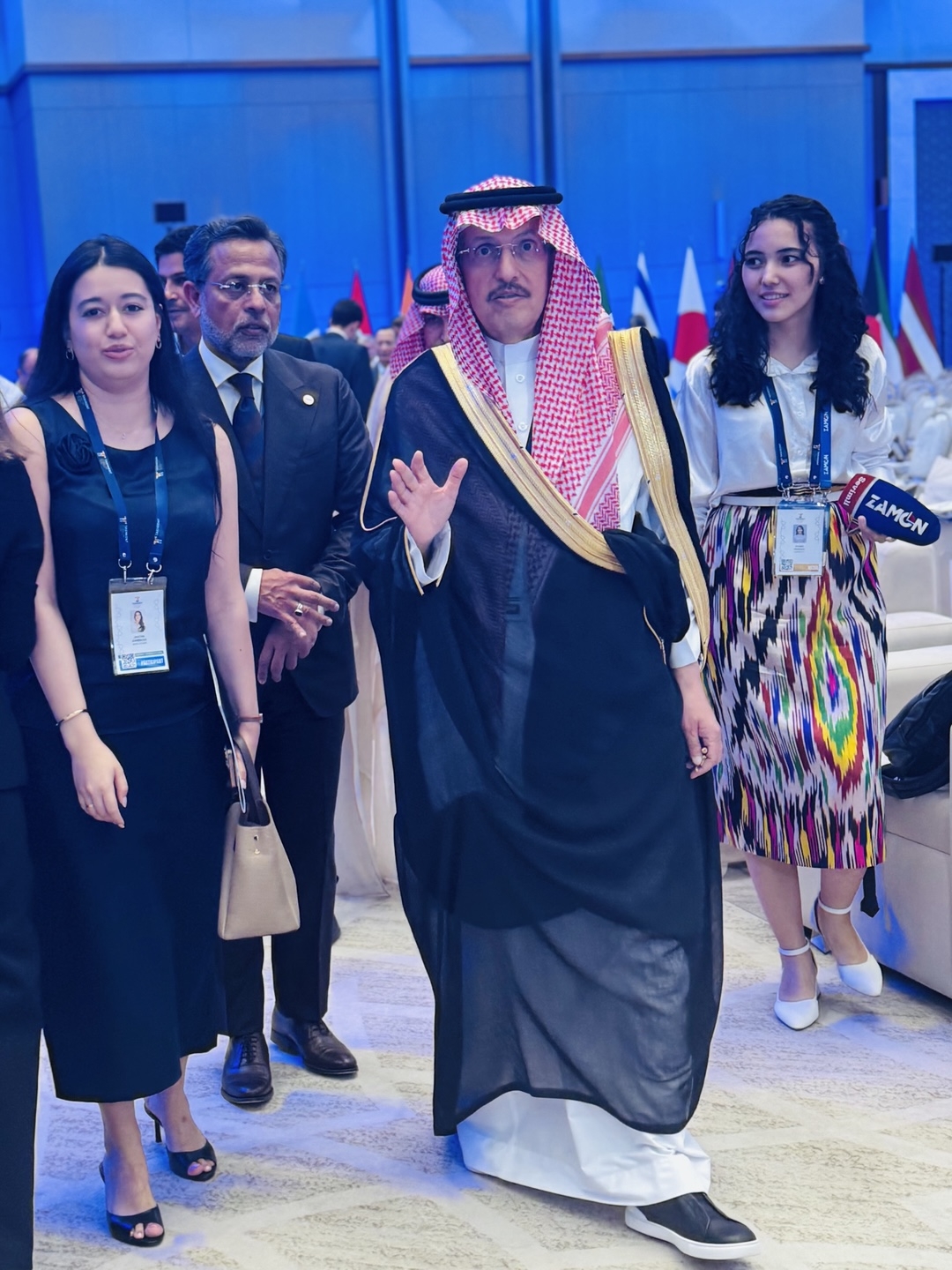 Mohammad Abunayyan, chairman of the board of directors at ACWA Power, greets other guests during the plenary session of the Tashkent Investment Forum held at Tashkent City Congress Hall in Tashkent, Uzbekistan, Tuesday. (Sanjay Kumar/The Korea Herald)