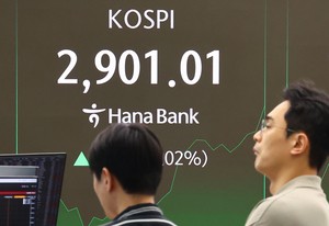 Kospi at over 3-yr high on foreign buying binge, eased uncertainties