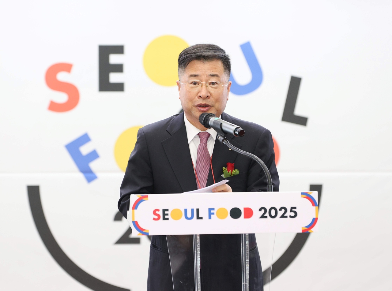 10일 개최된 2025 토토사이트 마초국제식품산업대전에서 강경성 코트라 사장이 개회사를 하고 있다. [코트라 제공]