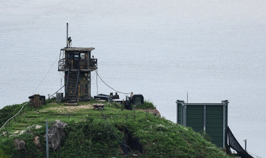 A military installation stands near the inter-Korean border in Paju, Gyeonggi Province. (Newsis)
