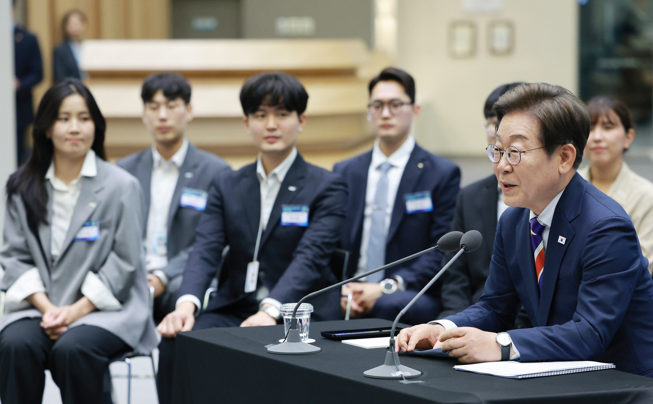 이재명 더블유 토토이 11일 서울 영등포구 한국거래소에서 열린 주식시장 불공정거래 근절을 위한 현장 간담회에서 발언하고 있다. [연합]