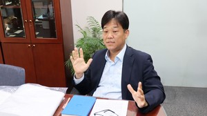 ‘닿으면 시원’ 냉감섬유 1등, 해외공략으로 ‘한철 장사’ 뛰어넘는다 [그 회사 어때?]
