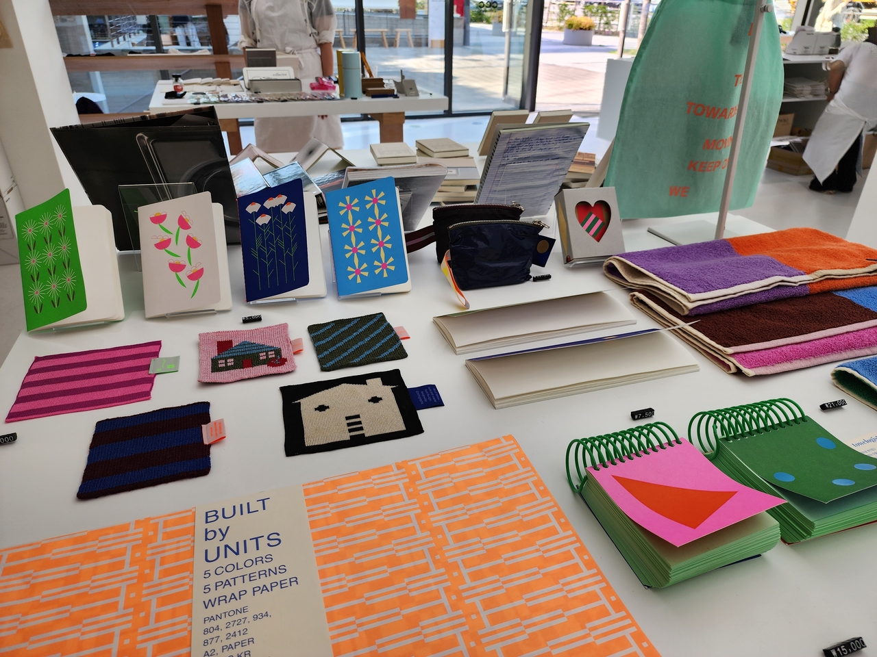 Lifestyle goods are displayed at Tsutaya Books' Seoul pop-up. (Hwang Dong-hee/The Korea Herald)
