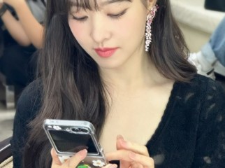 50% 할인 했는데…“하루 1대도 안 팔린다” 헐값된 ‘접는폰’ 재고 쌓인다