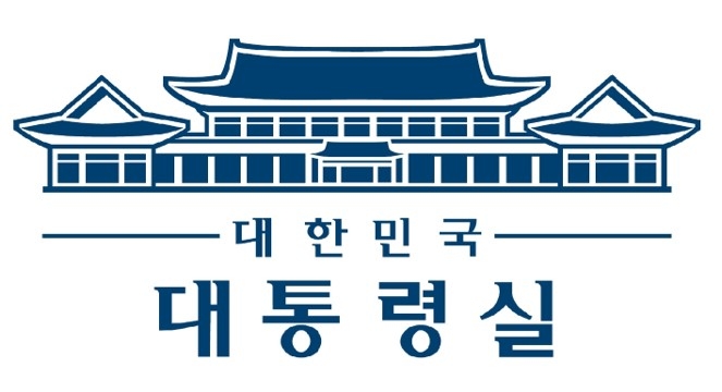 New emblem for the South Korean presidential office, featuring Cheong Wa Dae, also known as the Blue House. (Lee’s office)