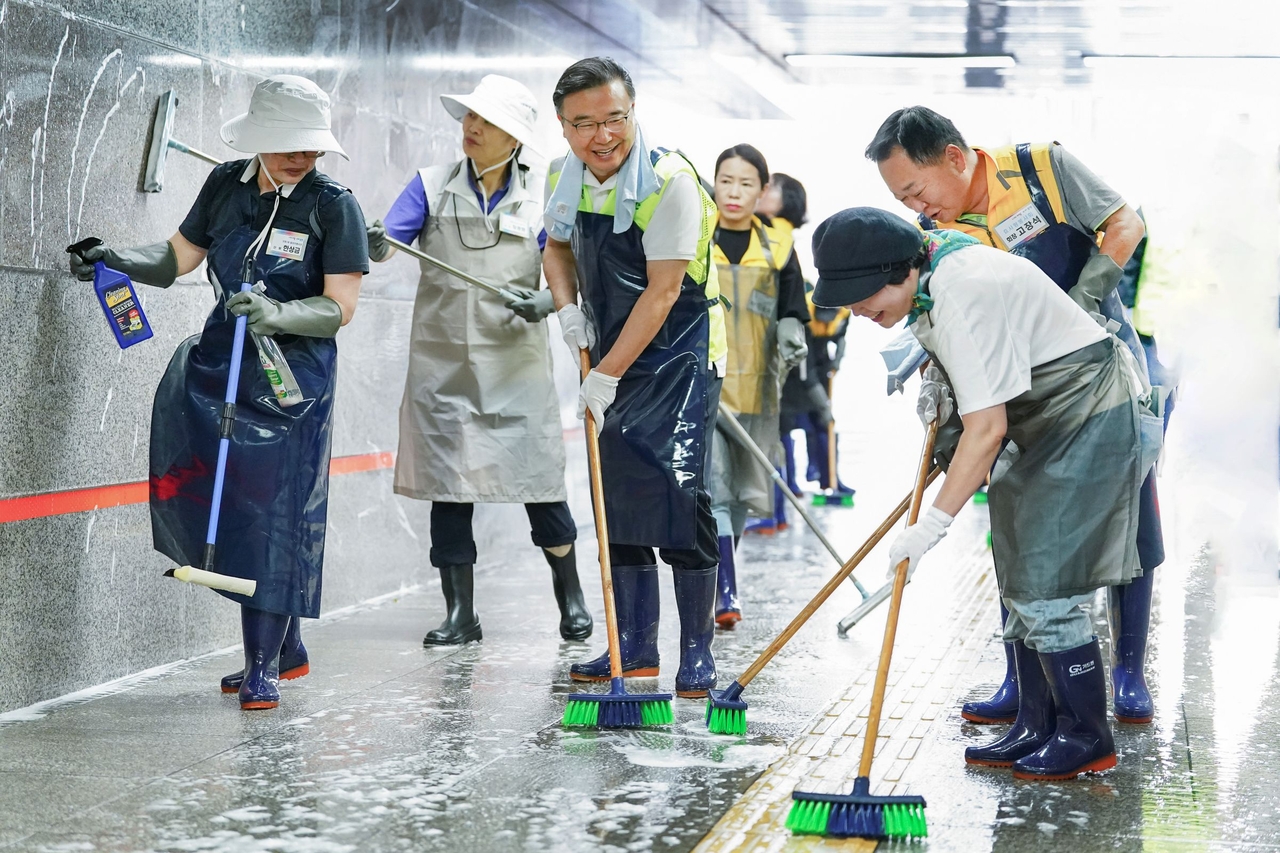 류경기 중랑구청장  주민과 함께 일본 npb 토토사이트차도 청소