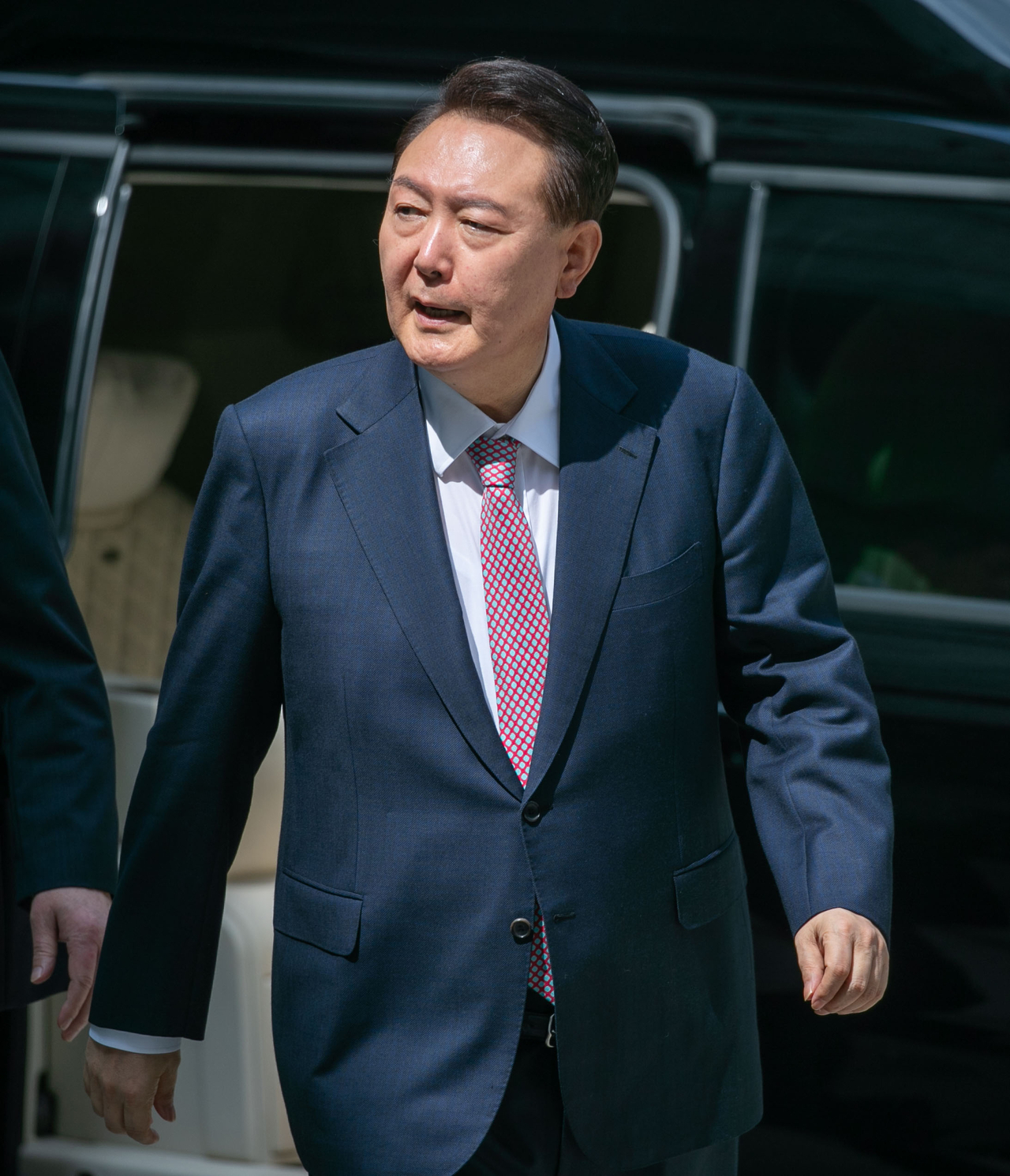 Former President Yoon Suk Yeol appears at the Seoul Central District Court in the capital on June 9, 2025, to attend the sixth hearing of a trial over insurrection charges in connection with his declaration of martial law. (Yonhap)
