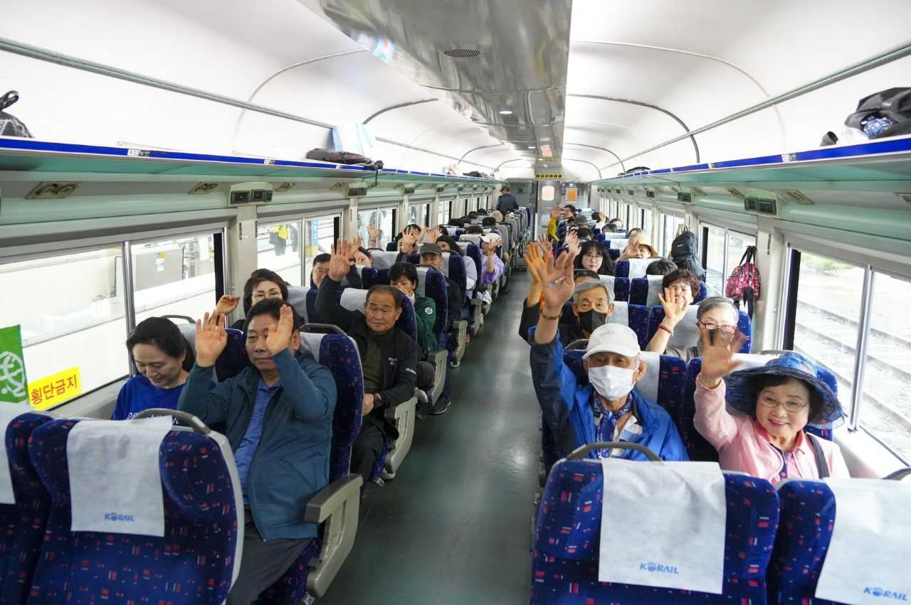 광주광역시는 13일 오전 토토사이트 토토나라 출발지인 남구 효천역 광장에서 ‘광주가 왔다, 통일이 온다’를 주제로 2025 토토사이트 토토나라 1980 트레인 출무식을 개최했다.