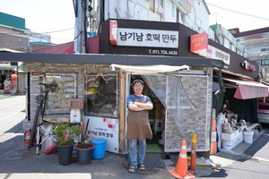 치매로 떠나신 어머니…정릉시장 호떡장인은 추억의 그 맛을 오늘도 굽는다 [세상&플러스]
