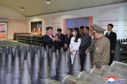 北김정은, 딸 주애와 군수공장 시찰…“현대전 맞는 신형 포탄생산 늘려라”
