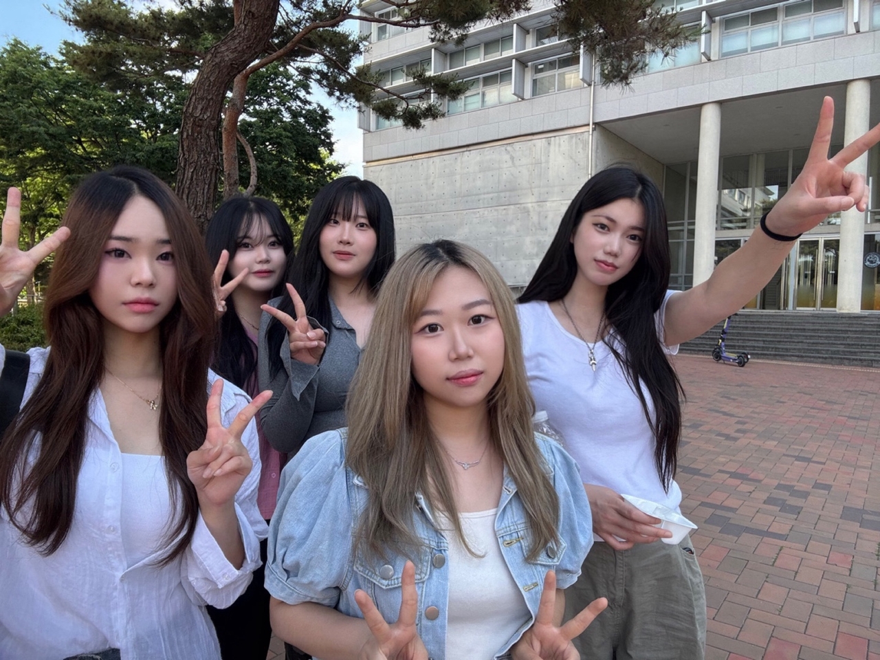 대구가톨릭대 미디어영상광고홍보학부 ‘플레이트’팀. 김소원(왼쪽부터), 노혜원, 박수연, 김효리, 전금주 학생.[대구가톨릭대 제공]