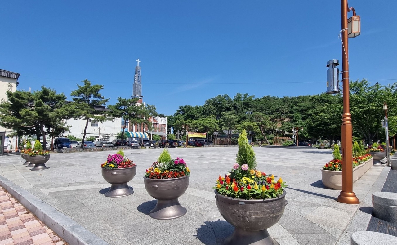 상주시 도심속에 있는 왕산역사공원이 최근 정비사업을 통해 시민 휴식공간으로 탈바꿈했다 [상주시 제공]