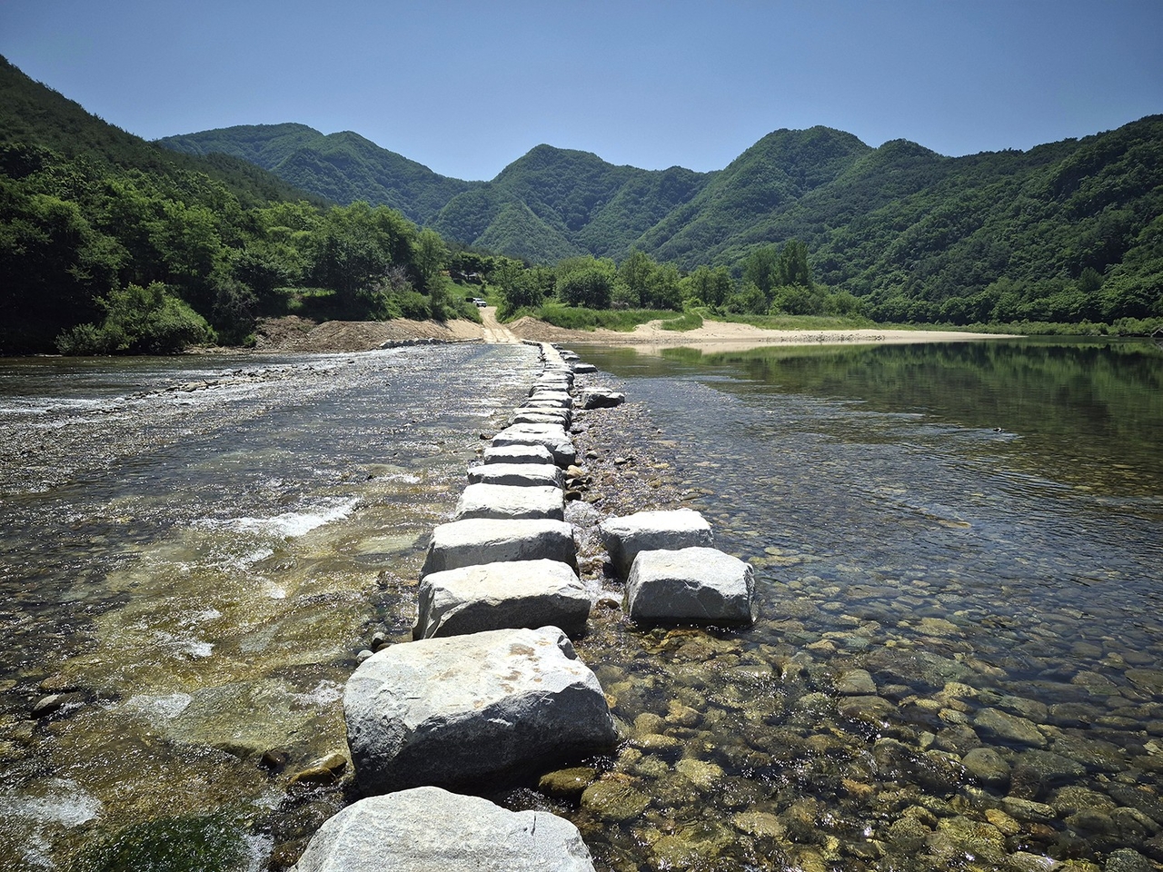 도산면 가송리 농암종택 앞 낙동강 징검다리. [안동시 제공]