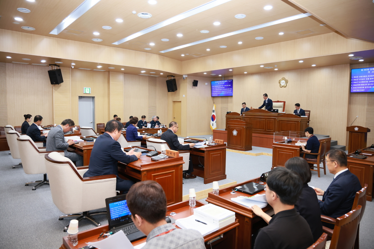[청송군의회 제공]