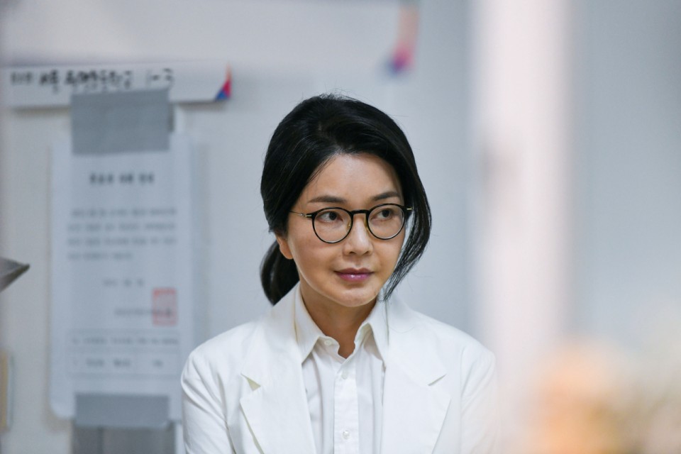 김건희 여사 아산병원 입원 사유는 ‘극심한 우울증’…尹 병실 지키다 돌아가