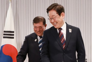 Lee, Ishiba stress closer ties to combat international crises