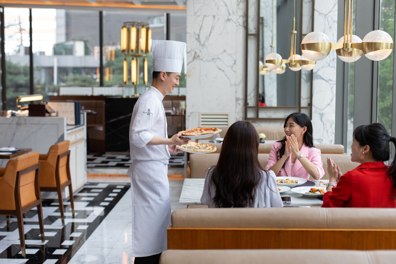 Promotional image for "Stay & Dine" package (Four Seasons Hotel Seoul)