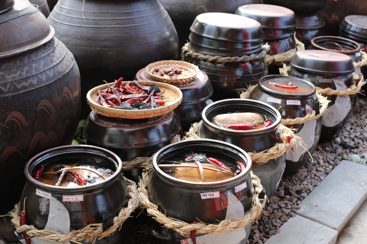 Jangdokdae, traditional earthenware jar (Sunchang Traditional Gochujang Folk Village)