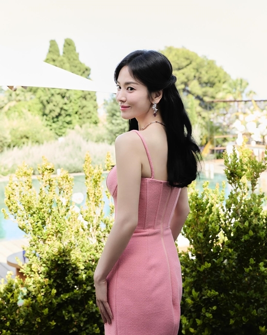 사진=송혜교 채널