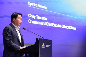 최태원 SK 회장 “사회적 가치로 돈 벌 수 있는 새 시장 메커니즘 필요”
