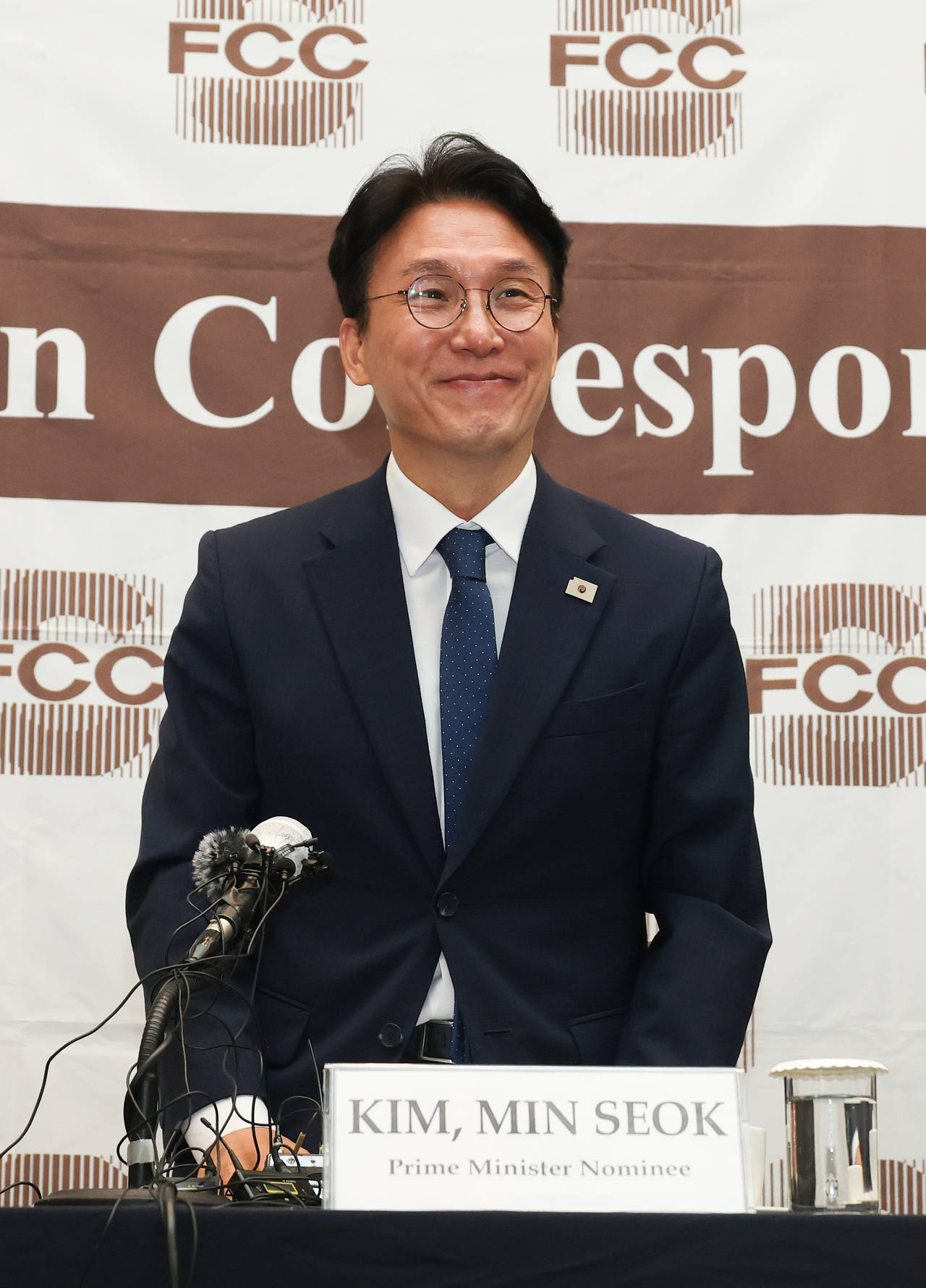토토사이트 펫 국무총리 후보자가 17일 서울 중구 한국프레스센터에서 열린 외신기자 간담회에 참석하고 있다.  [연합]