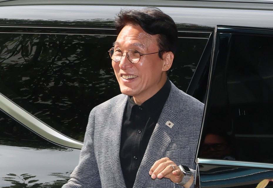 김민석 총리 후보, 칭화대 석사학위 논란에 출입국·비행편 기록 공개