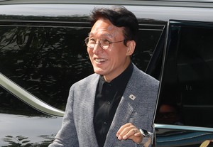 김민석 총리 후보, 칭화대 석사학위 논란에 출입국·비행편 기록 공개
