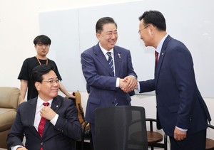 여야, 본회의 일정·상임위 배분 합의 못해…23일 재논의