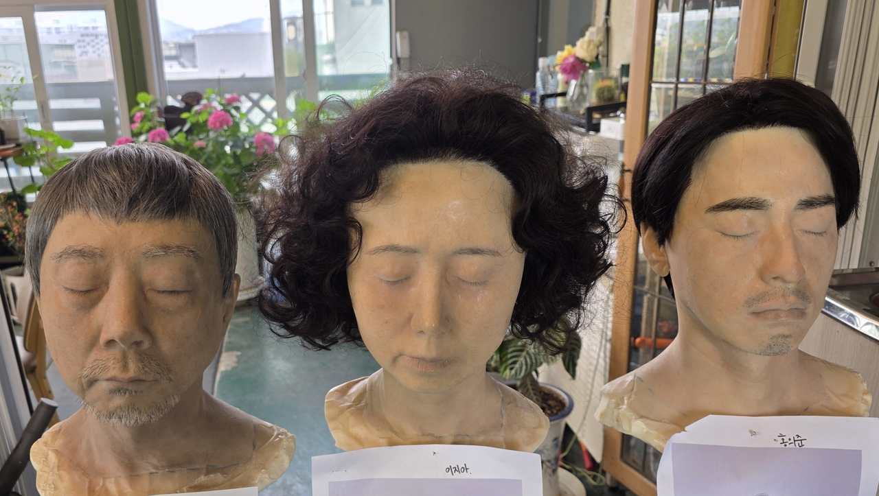 연극 ‘유령’에 등장하는 데드마스크 [한국인생한방 토토사이트 제공]