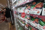 가격 앞에 장사 없다, 고물가에 무너진 ‘김치 종주국’ [푸드360]