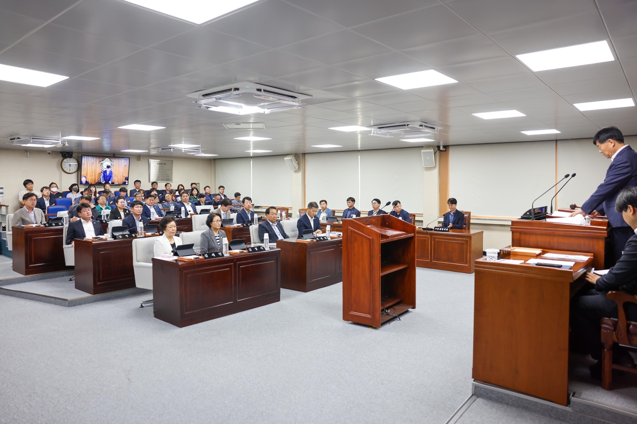 영주시의회가 20일 제293회 정례회 12일간 일정 마무리하고 폐회했다[영주시 의회제공]