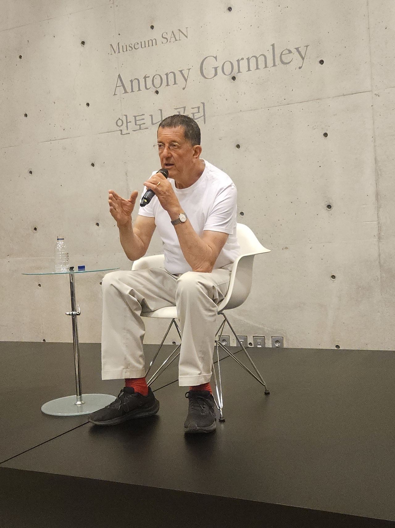 British sculptor Antony Gormley speaks to the press on Thrusday at Museum San. (Park Yuna/The Korea Herald)