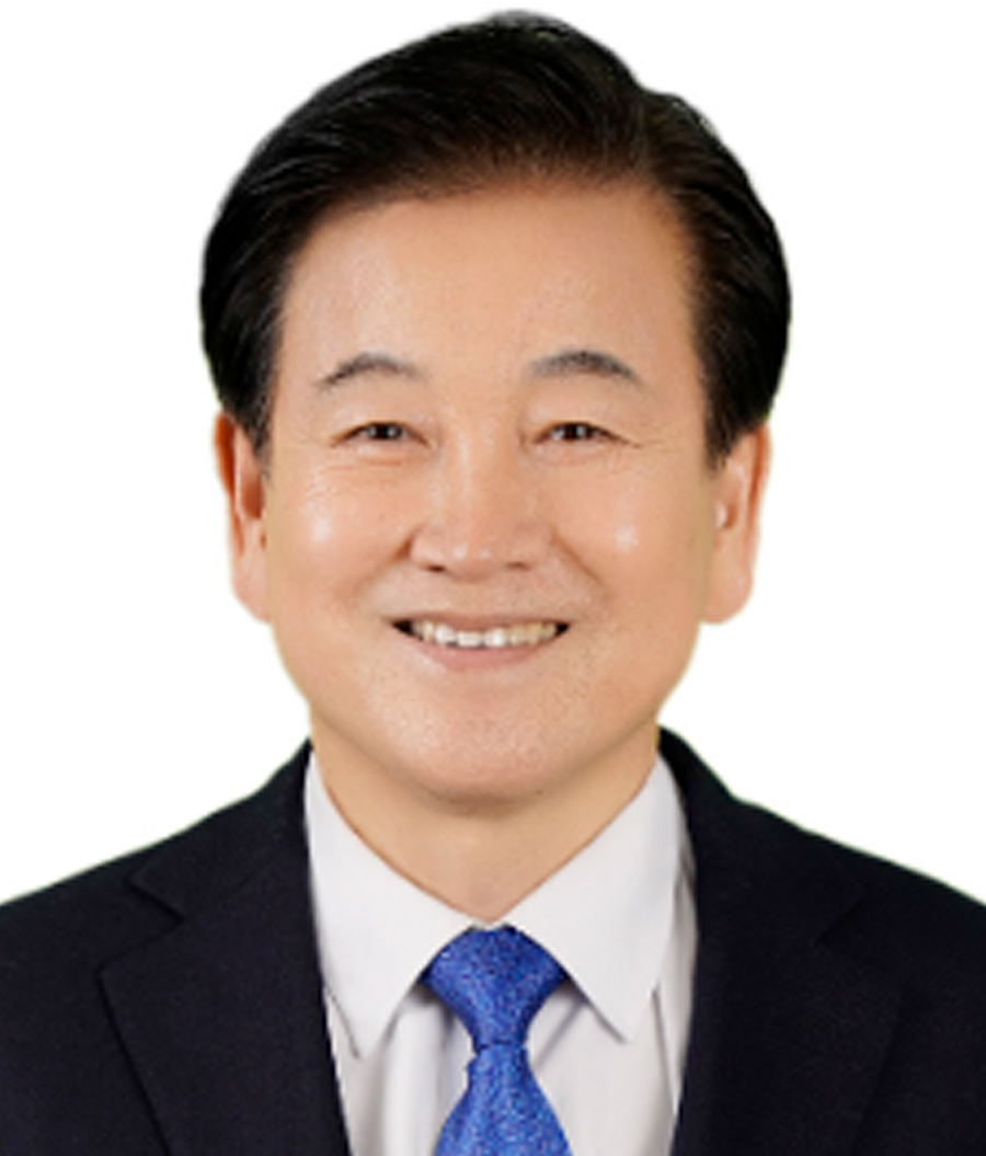 대통령실은 23일 강훈식 대통령비서실장의 브리핑을 통해 이재명 대통령의 장관급 내각 인선을 발표했다. 사진은 정동영 토토사이트 순위 장관 후보자. [연합]