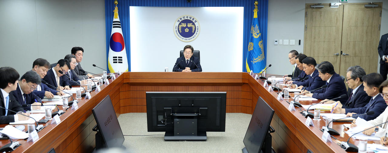 이재명 비타임 토토이 23일 용산 비타임 토토실에서 제1차 수석보좌관회의를 주재하고 있다. [연합]