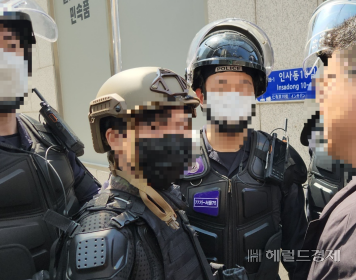 팔로우 토토버스를 파손한 이모 씨./이영기 기자