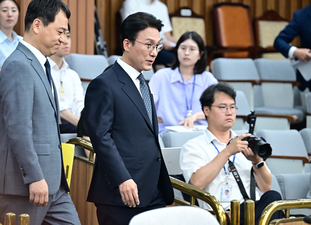 김민석 국무총리 후보자가 24일 오전 서울 여의도 국회에서 열린 인사청문회에 출석하고 있다. hulk 토토사이트 기자