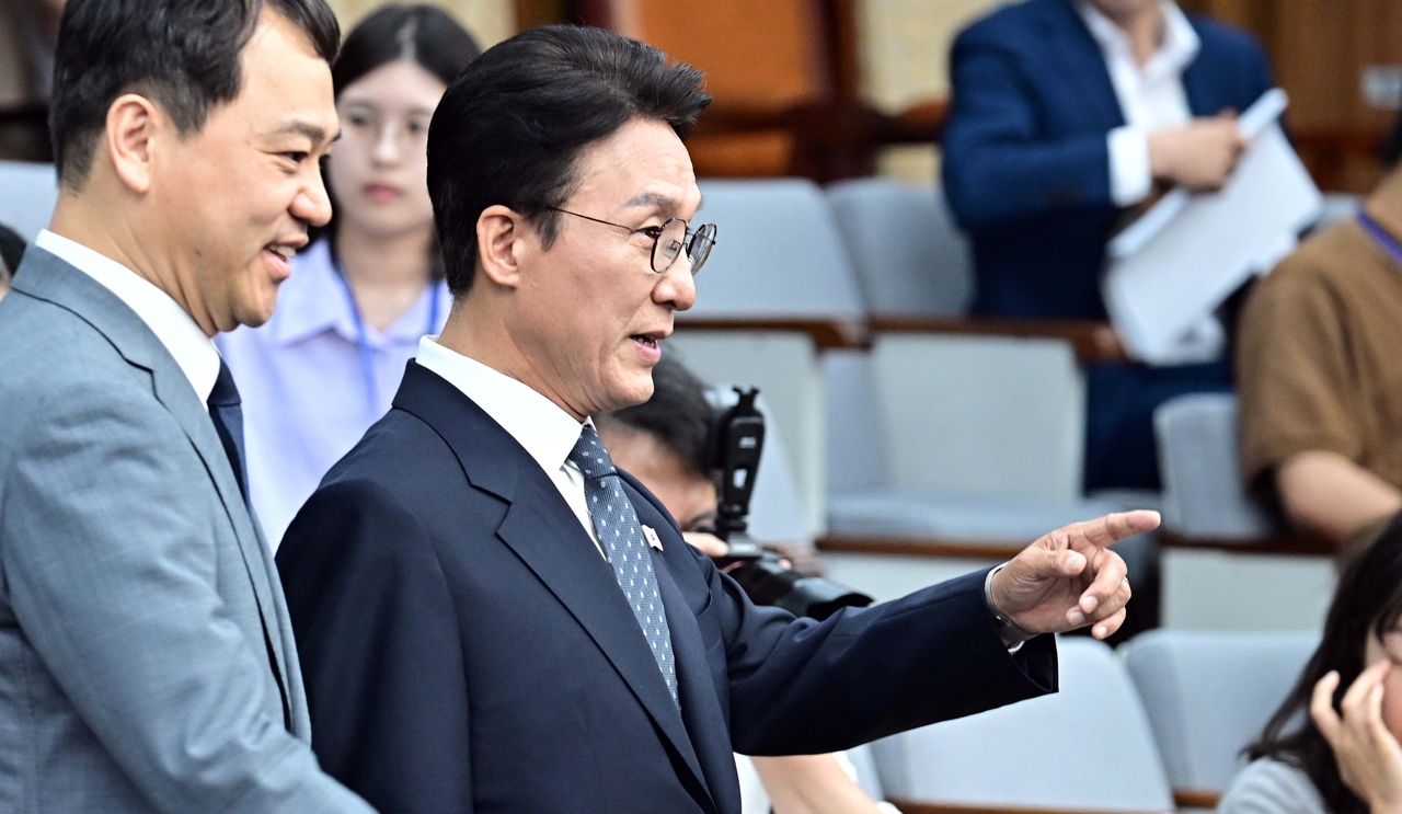 김민석 국무총리 후보자가 24일 오전 서울 여의도 국회에서 열린 인사청문회에 출석하고 있다. hulk 토토사이트 기자