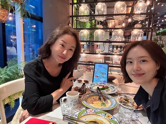 사진=문채원 채널