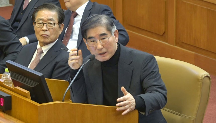 김용현 전 국방부 장관이 지난 1월 23일 서울 종로구 헌법재판소에서 열린 대통령 탄핵심판 4차 변론기일에 증인으로 출석해 질문에 답변하고 있다. [헌법재판소 제공]