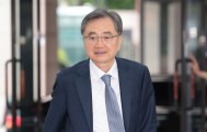FM nominee Cho vows to pursue peace on Korean Peninsula through N. Korea-US dialogue